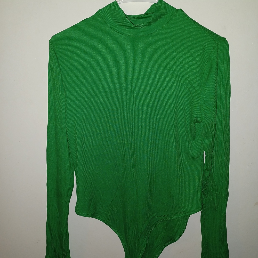 SHEIN Emerald Green Ribbed Top